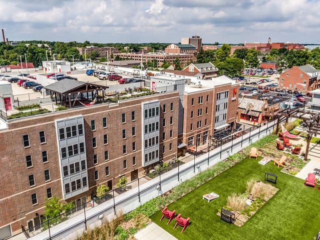 Close_Up_Roof_Top176c apartmentments near Ball State. Muncies of campus housing with luxury